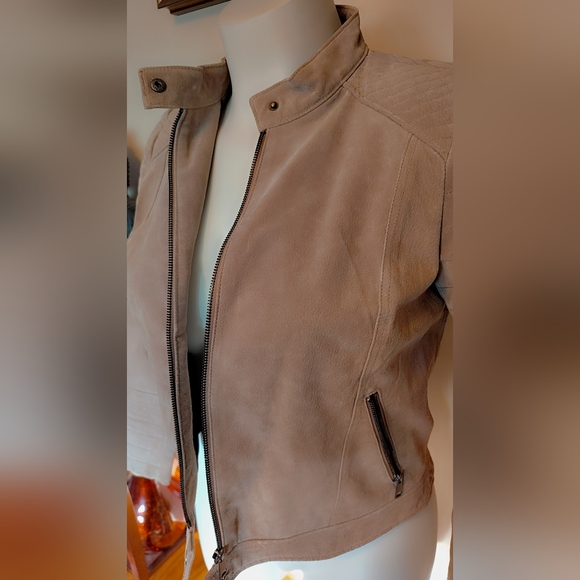 Women's Tan Genuine Leather Jacket 🤎 - Picture 3 of 11